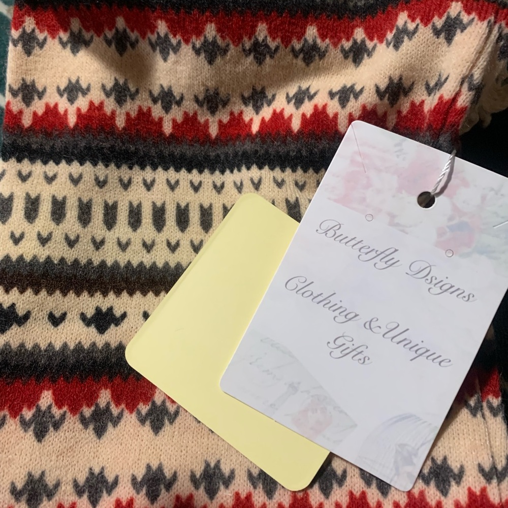 Butterfly Dsigns Women's Knit leg warmers. Great with boots/ lace tops